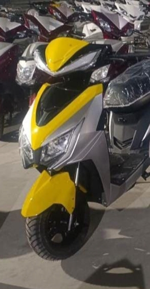 Electric scooty Yellow Color        
